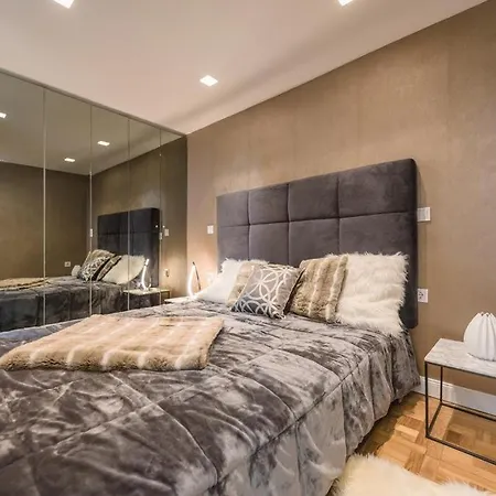 2br2ba Andrassy Free Parking * بودابست